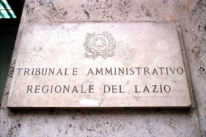 The T.A.R. of Lazio suspends the refusal of visa.